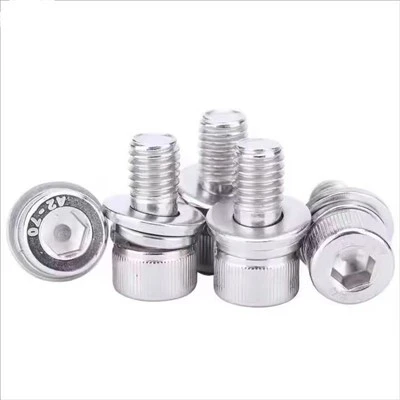 Šesťhranná pätica s tromi kombinovanými skrutkami